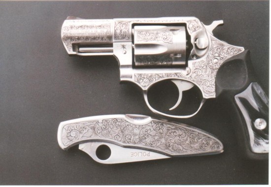 Ruger SP 101 and Matching Spiderco Knife 